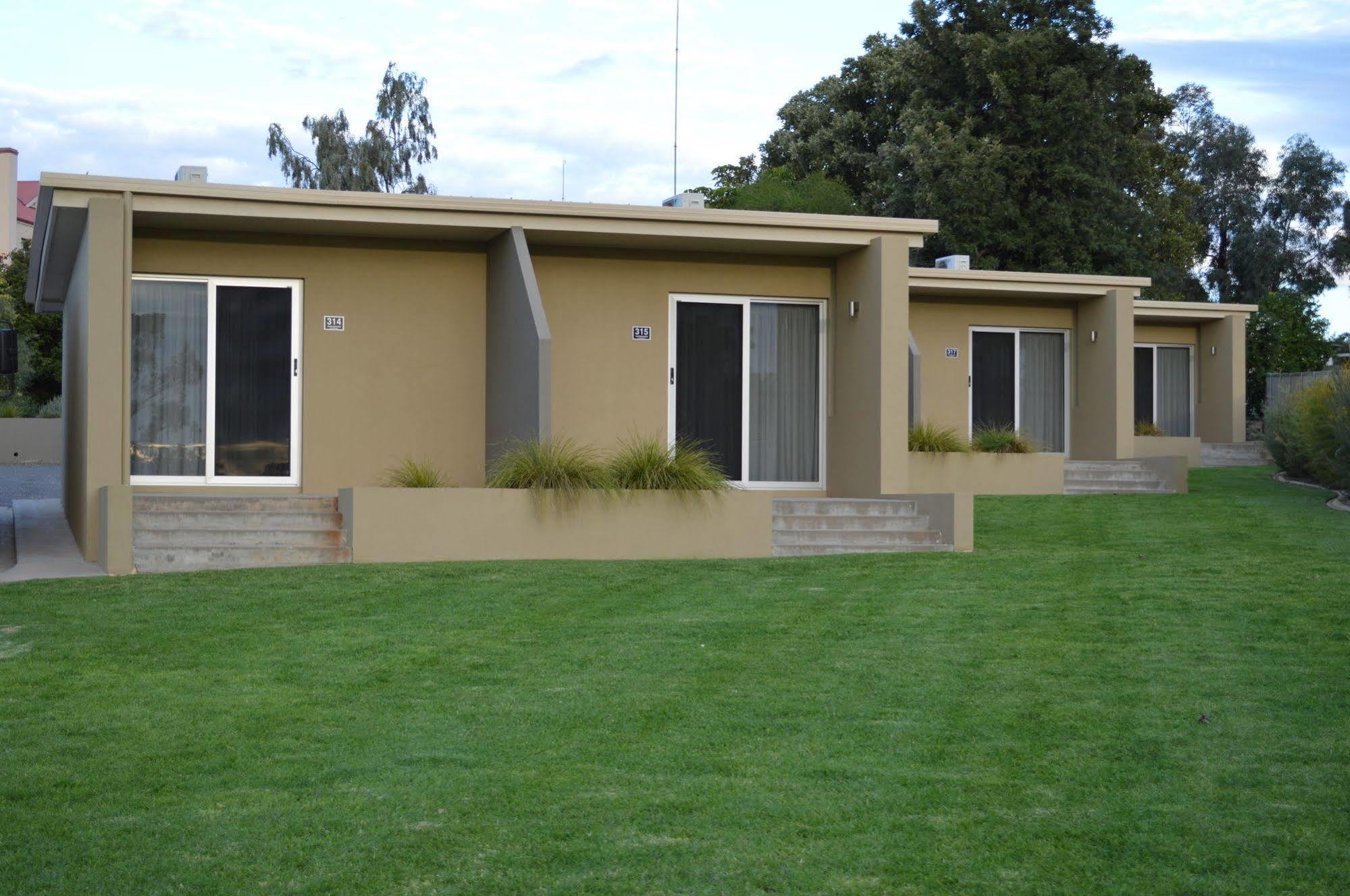 Loxton Community Hotel Motel Exterior photo